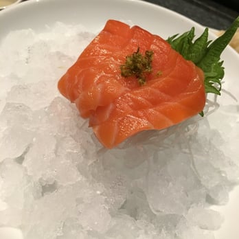 KUU Restaurant - Salmon sashimi - Japanese Near Me - Houston, Texas