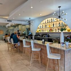 Pho 813 - Inside bar