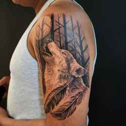 Royal Blood Tattoo - Wolf tattoo done by Antonio Duran