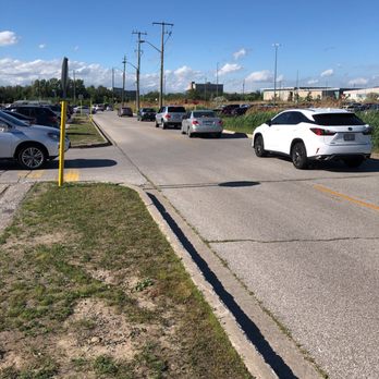 Unionville GO Station - The cars leaving the 1730 train on a Wednesday. It best just to wait - Train Stations Near Me - Markham, Ontario Unionville GO Station - The cars leaving the 1730 train on a Wednesday. It best just to wait - Train Stations Near Me - Markham, Ontario