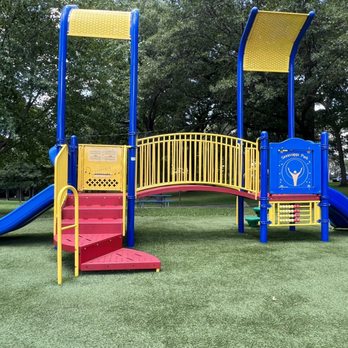 Sinnissippi Park - Little kids slides. - Parks Near Me - Rockford, Illinois Sinnissippi Park - Little kids slides. - Parks Near Me - Rockford, Illinois