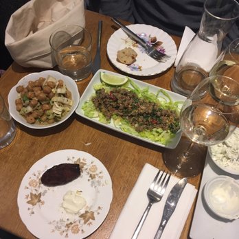Puce - Thai pork salad, chickpea salad and accras de morue - Cafes Near Me - Paris, 75