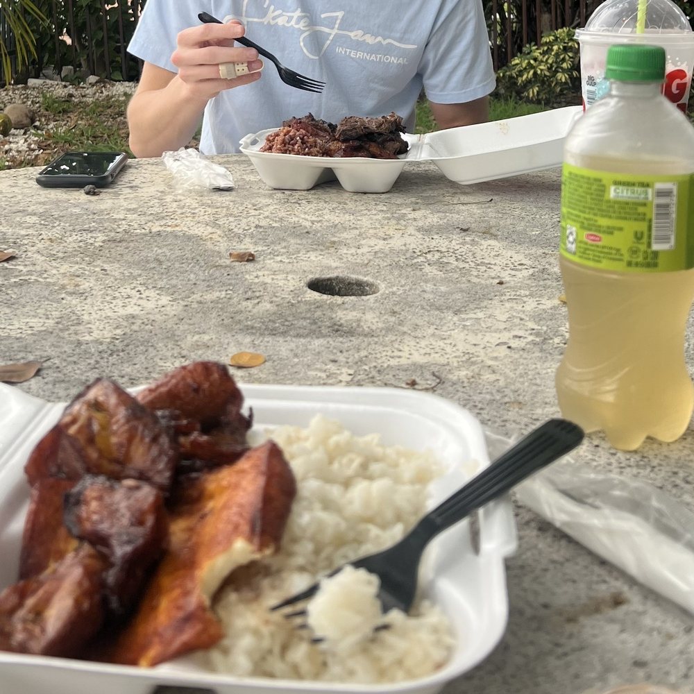 Pinolandia - Latin American Near Me - Miami, Florida