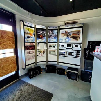Security & Sound Systems - Inside the store.......... - Car Stereo Installation Near Me - Honolulu, Hawaii
