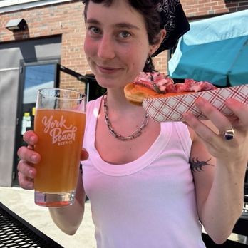 York Beach Beer Company - Lobster roll and beer cocktail - Breweries Near Me - York, Maine York Beach Beer Company - Lobster roll and beer cocktail - Breweries Near Me - York, Maine