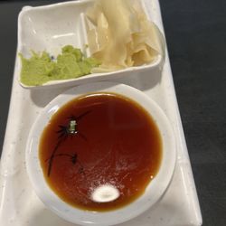 Las Arenitas Sushi Restaurant - Wasabi bowl with ginger and soy sauce