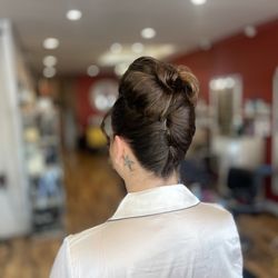 Jira Salon - Updo hairstyle by Jira