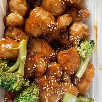 Jade Tiki Chinese Restaurant - Sesame Chicken - Chinese Near Me - Utica, Michigan