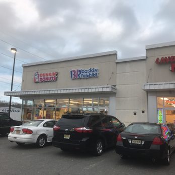 Baskin-Robbins - cars parked in front of the store - Ice Cream & Frozen Yogurt Near Me - Manahawkin, New Jersey Baskin-Robbins - cars parked in front of the store - Ice Cream & Frozen Yogurt Near Me - Manahawkin, New Jersey