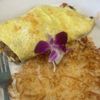 Guieb Cafe - Build ur own omelette with chicken mango sausage - New American Near Me - Honolulu, Hawaii