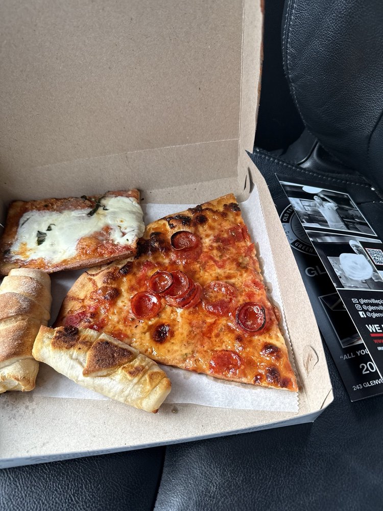 Glenville Pizza Logo