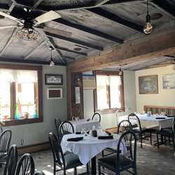 Hide-A-Way Restaurant - Back dinning