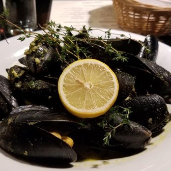 Caprice Bistro - Mussels curry - French Near Me - Wilmington, North Carolina Caprice Bistro - Mussels curry - French Near Me - Wilmington, North Carolina