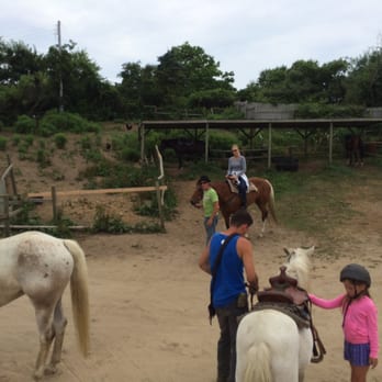 Rustic Rides Farms - Horseback Riding Near Me - Block Island, Rhode Island