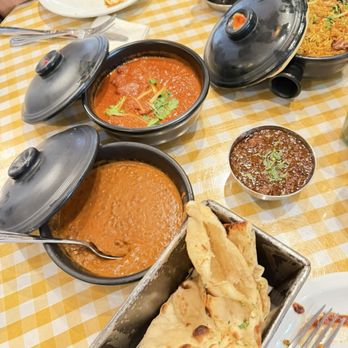 Dishoom - Garlic Naan, Black House Daal, Chicken Ruby, biryani, eggplant - Indian Near Me - London, XGL