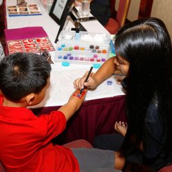 Aloha Glitter Tattoos - Even the boys enjoyed some bling!