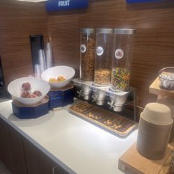 Holiday Inn Express & Suites
