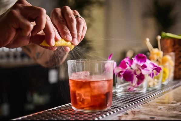 Edgemar Restaurant + Lounge by null