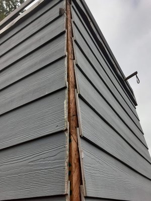 Leaksmart Roofing Logo