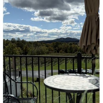 Delaplane Cellars - Breathtaking views - Wineries Near Me - Delaplane, Virginia Delaplane Cellars - Breathtaking views - Wineries Near Me - Delaplane, Virginia