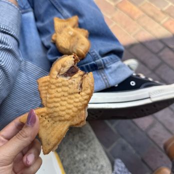 Somisomi - Taiyaki (like a stuffed crispy waffle) - Ice Cream & Frozen Yogurt Near Me - Los Angeles, California Somisomi - Taiyaki (like a stuffed crispy waffle) - Ice Cream & Frozen Yogurt Near Me - Los Angeles, California