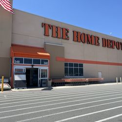 The Home Depot - Rótulo exterior y entrada