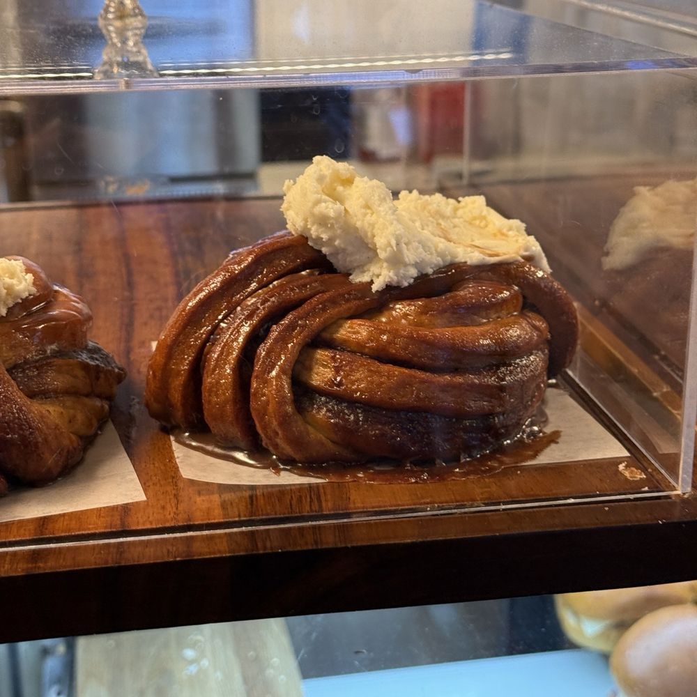 Downtown Sally - Cafes Near Me - Banff, Alberta Downtown Sally - Cafes Near Me - Banff, Alberta