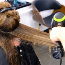 Zandi K Salon