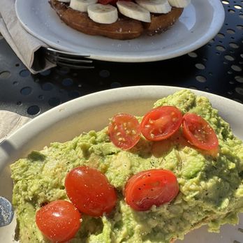 Urth Caffe - Avocado toast - Coffee & Tea Near Me - Laguna Beach, California Urth Caffe - Avocado toast - Coffee & Tea Near Me - Laguna Beach, California
