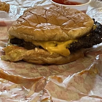 Ski Boy Drive - Single meat cheese burger - Burgers Near Me - Fort Cobb, Oklahoma