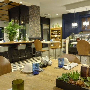 Hyatt Centric - Breakfast area. - Hotels Near Me - New Orleans, Louisiana Hyatt Centric - Breakfast area. - Hotels Near Me - New Orleans, Louisiana