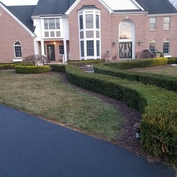 Juarez complete landscaping - the front of the house - Snow Removal Near Me - Keansburg, New Jersey Juarez complete landscaping - the front of the house - Snow Removal Near Me - Keansburg, New Jersey