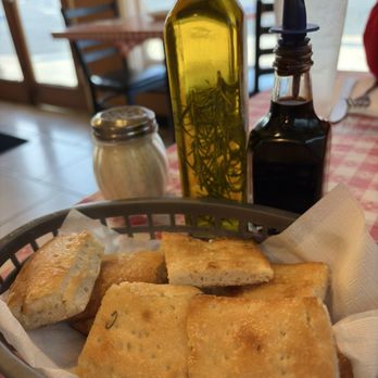 Isabella's Italian Kitchen - Bread - Italian Near Me - Burbank, California