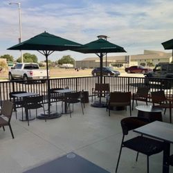 Starbucks - Outdoor dining area