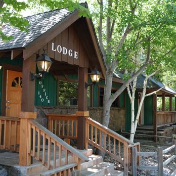 Shasta View Lodge - Hotels Near Me - McCloud, California