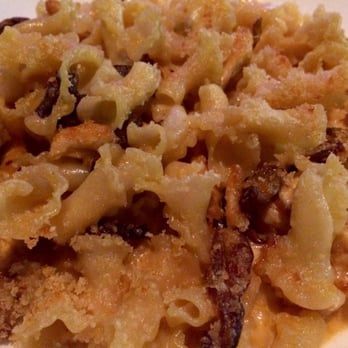 Yard House - The Mac and cheese with chicken and mushrooms - New American Near Me - Orlando, Florida