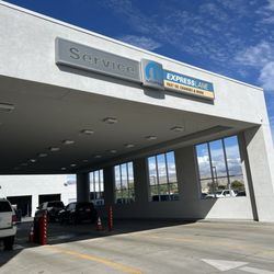 I-10 Chrysler Dodge Jeep Ram - Service Center