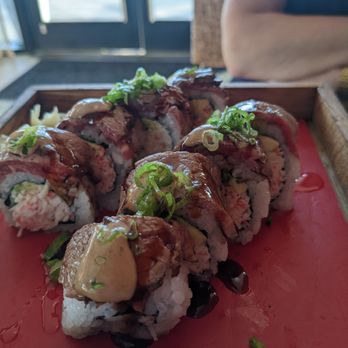 illume - The crab roll with truffle and seared steak - Japanese Near Me - Orlando, Florida illume - The crab roll with truffle and seared steak - Japanese Near Me - Orlando, Florida