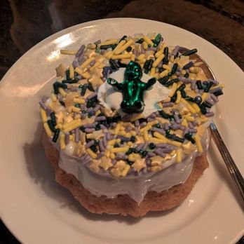 Confisco Grille & Backwater Bar - Kings cake - Bars Near Me - Orlando, Florida Confisco Grille & Backwater Bar - Kings cake - Bars Near Me - Orlando, Florida