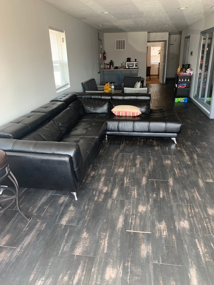 GOV AUTO SALES Updated August 2024 4670 W Washington St