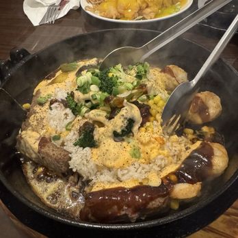 Sizzle It Asian Bistro - Sizzle skillet - Pan Asian Near Me - Novi, Michigan Sizzle It Asian Bistro - Sizzle skillet - Pan Asian Near Me - Novi, Michigan