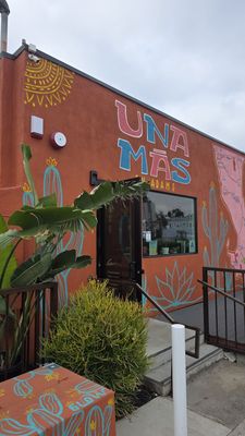 Una Mas on Adams by null