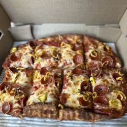 Wildcat Pizza - Deep Dish Box Pizza