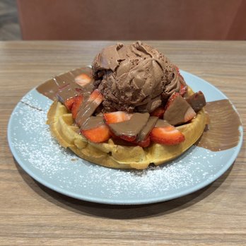 Demetres Shops At Don Mills - The Sweetcar Named Desire Belgian Waffle - Desserts Near Me - Toronto, Ontario