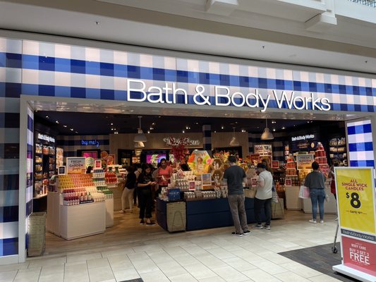 Bath And Body Works Polaris Mall BATH & BODY WORKS - Updated June 2025 - 14 Photos & 13 Reviews - 1311