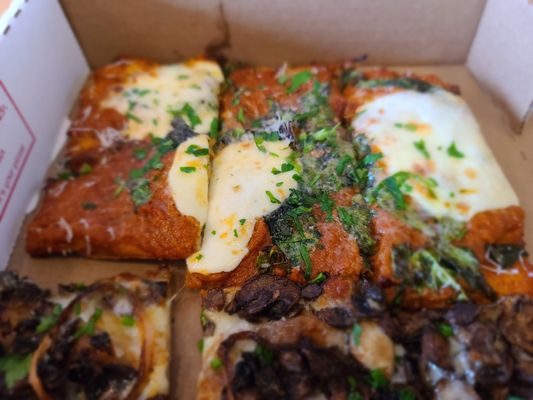 Triple Beam Pizza by null