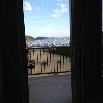 Harbour House - harbour view room - Hotels Near Me - Salt Spring Island, British Columbia Harbour House - harbour view room - Hotels Near Me - Salt Spring Island, British Columbia