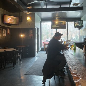 Woodlawn Tap - Dive Bars Near Me - Chicago, Illinois