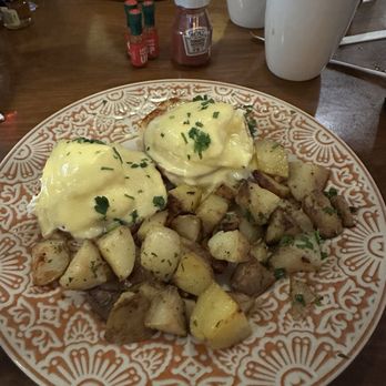 Tinta - Eggs Benedict - Breakfast & Brunch Near Me - Fort Lauderdale, Florida