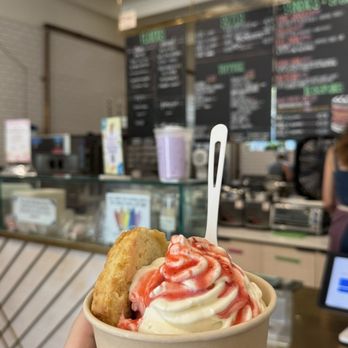 Honeycomb Creamery - Desserts Near Me - Cambridge, Massachusetts
